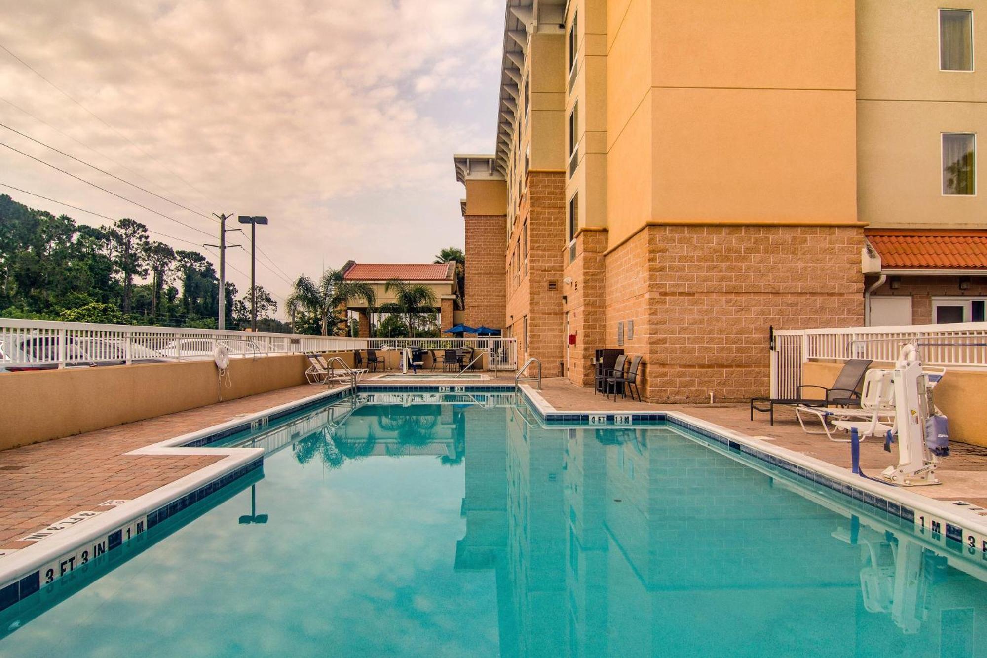 Fairfield Inn & Suites Palm Coast I-95 Exterior photo