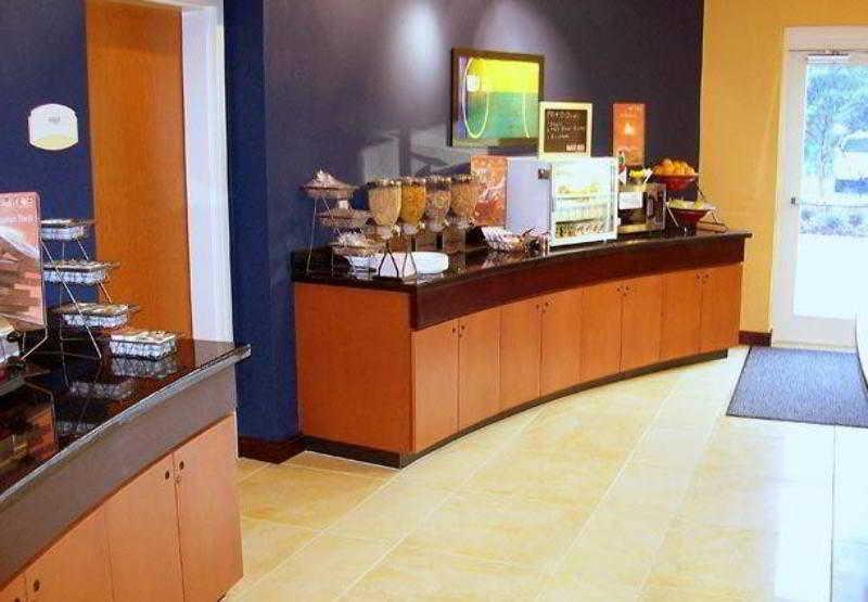 Fairfield Inn & Suites Palm Coast I-95 Restaurant photo